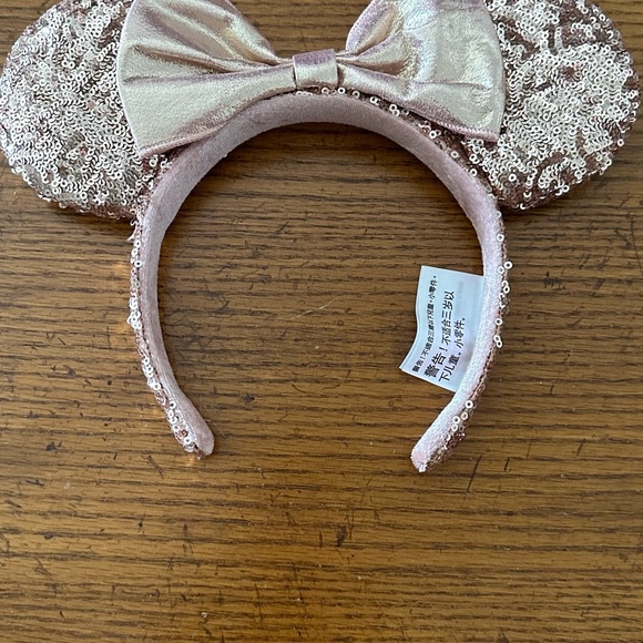 Disney park ears. Rose gold 2019 - Picture 2 of 4